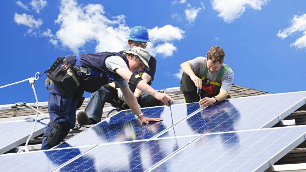 companies that remove and reinstall solar panels