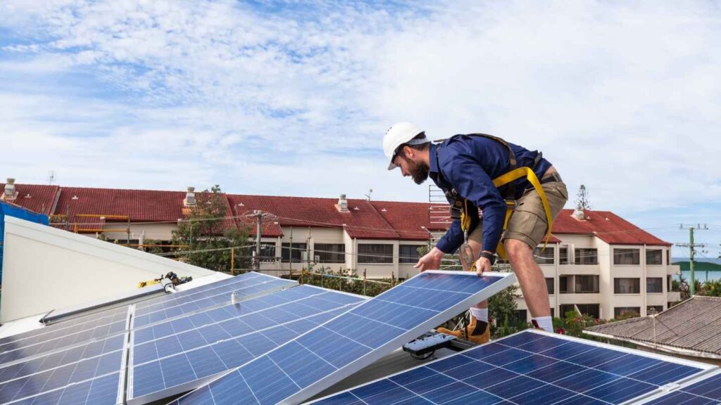 do solar panels need to be removed for roof replacement